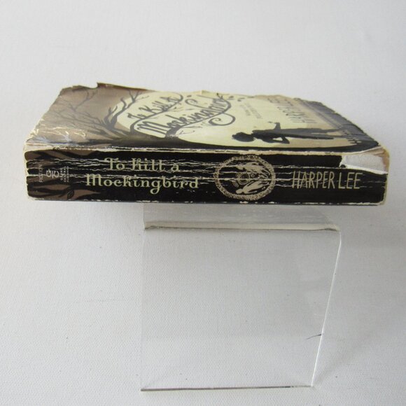 Set Of Two Paperback Books - To Kill a Mockingbird and Darkfever - Picture 4 of 16